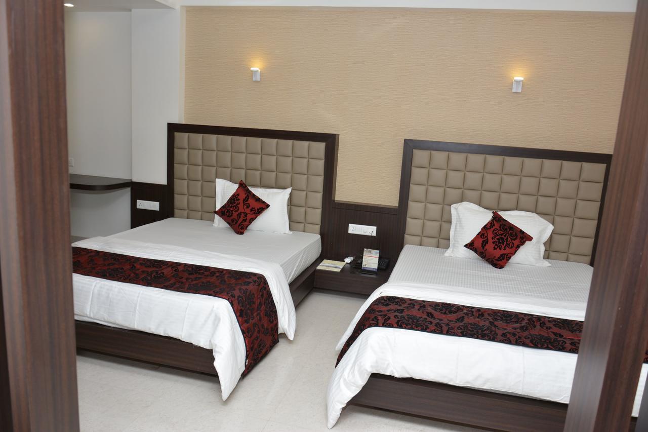 Hotel Darshan Rajula ภายนอก รูปภาพ